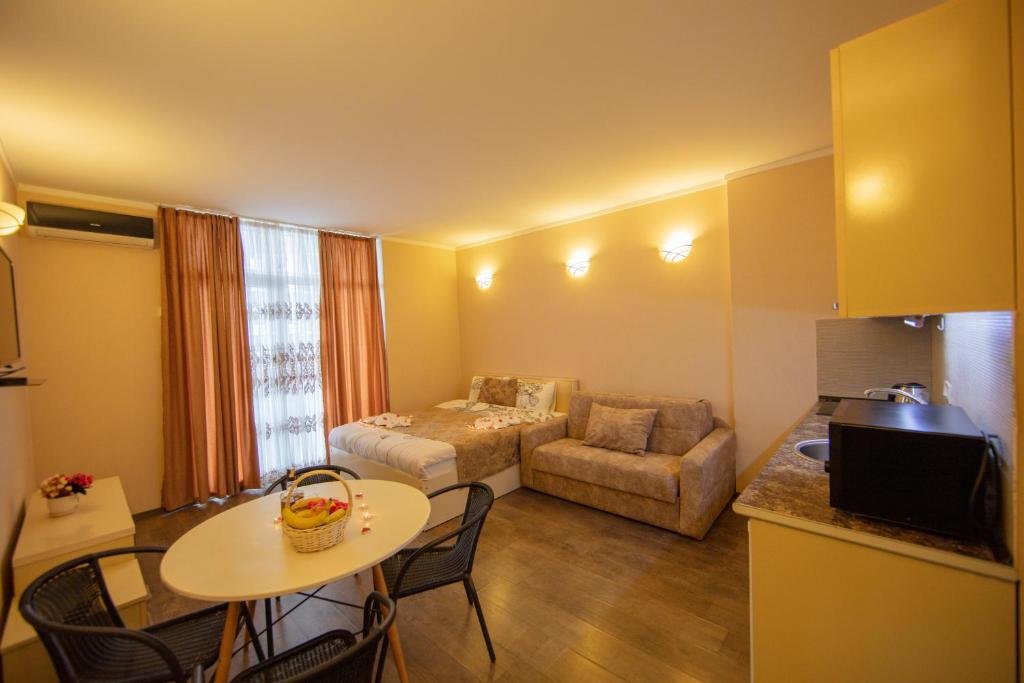 Батуми: Golden Apartment