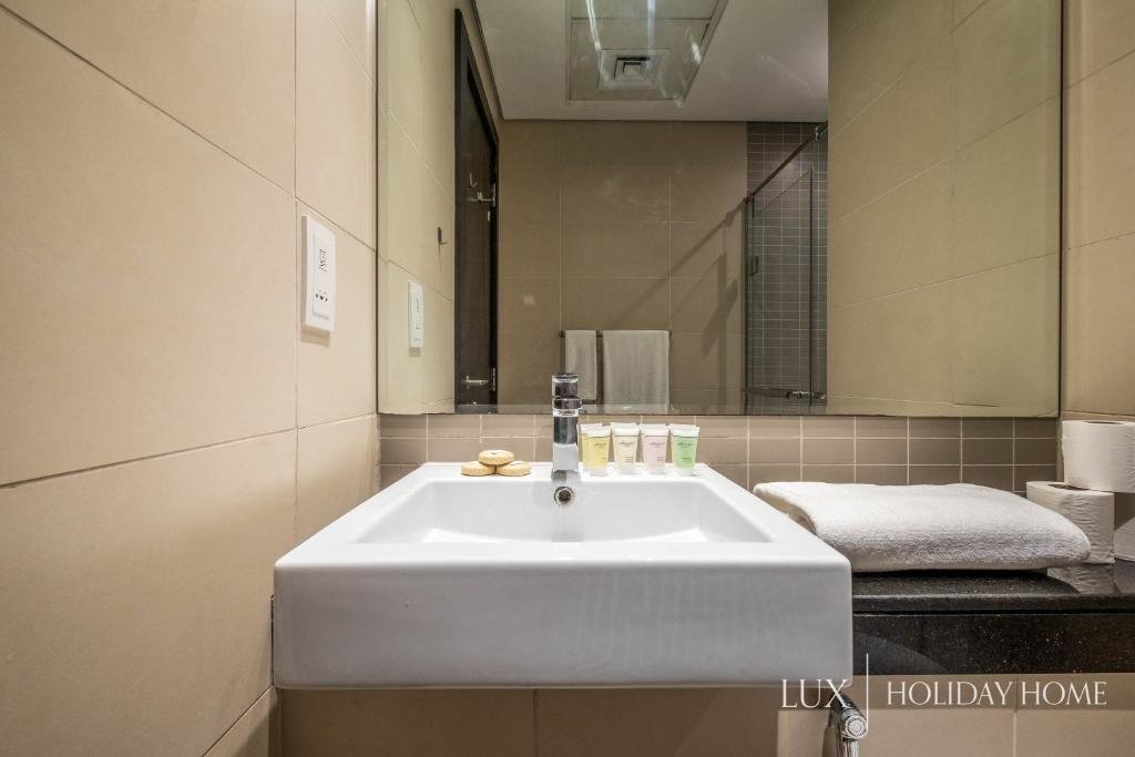 Дубай: LUX - The Modern Dubai Marina Suite 2