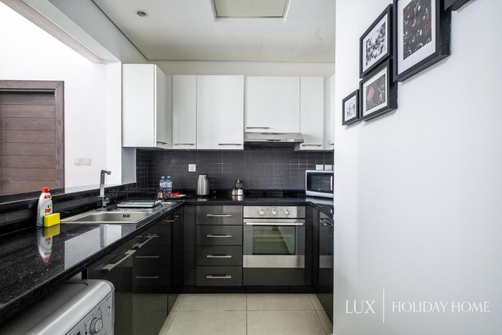 Дубай: LUX - The Modern Dubai Marina Suite 2