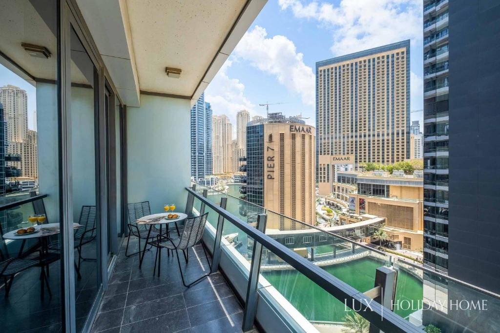 Дубай: LUX - The Modern Dubai Marina Suite 2