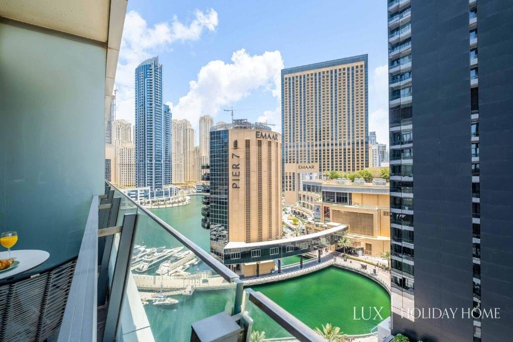 Дубай: LUX - The Modern Dubai Marina Suite 2