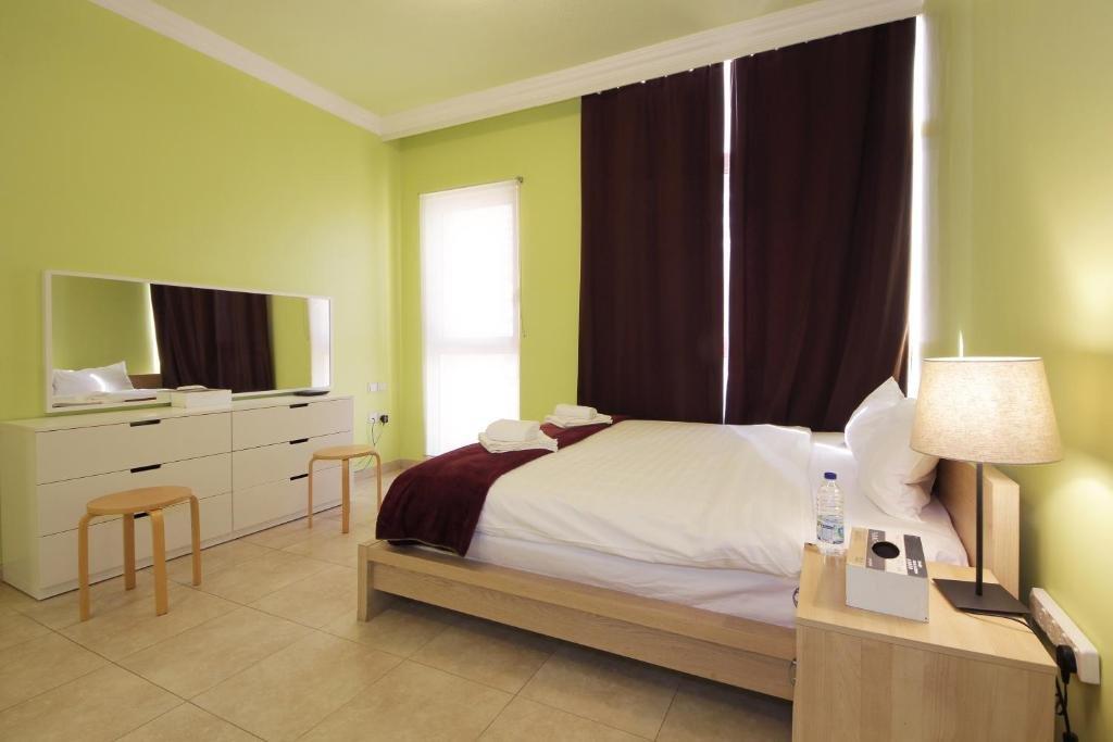 Дубай: Signature Holiday Homes- Studio Apartment Venetian Tower