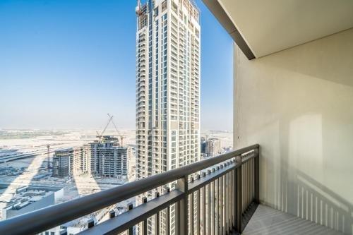 Дубай: 1BR Apartment in CREEKSIDE 18; Dubai Creek Harbour