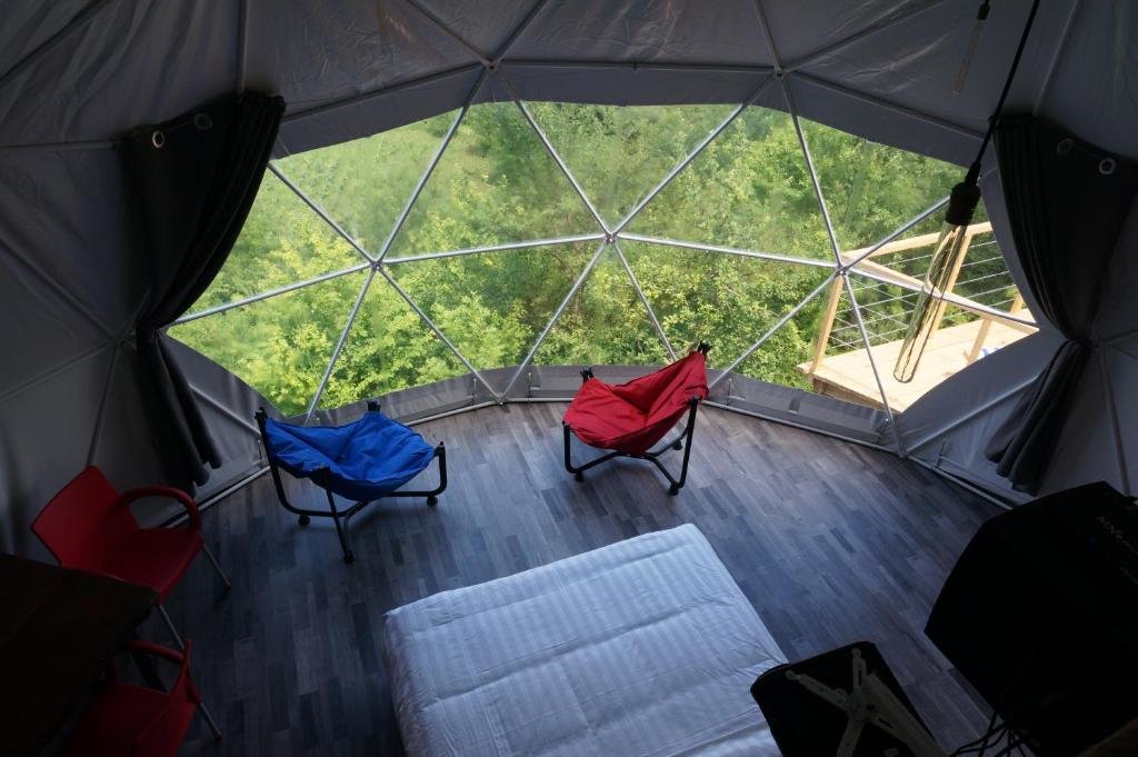 Амбролаури: Glamping Georgia Krikhi