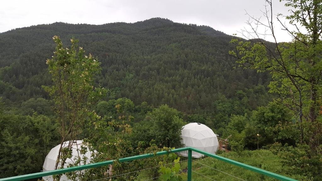 Амбролаури: Glamping Georgia Krikhi