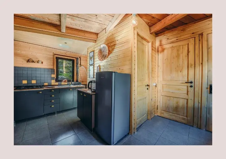 Степанцминда: Kazbegi Hut