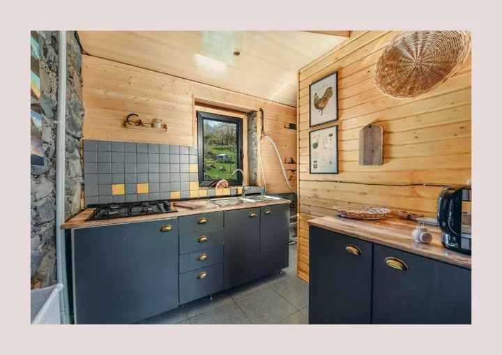 Степанцминда: Kazbegi Hut