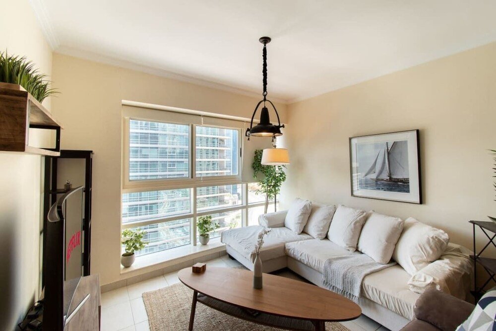Дубай: Ideal Apt in Marina, Steps Away From the Beach!