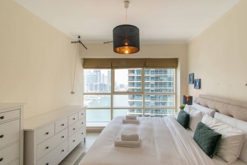 Дубай: Ideal Apt in Marina, Steps Away From the Beach!