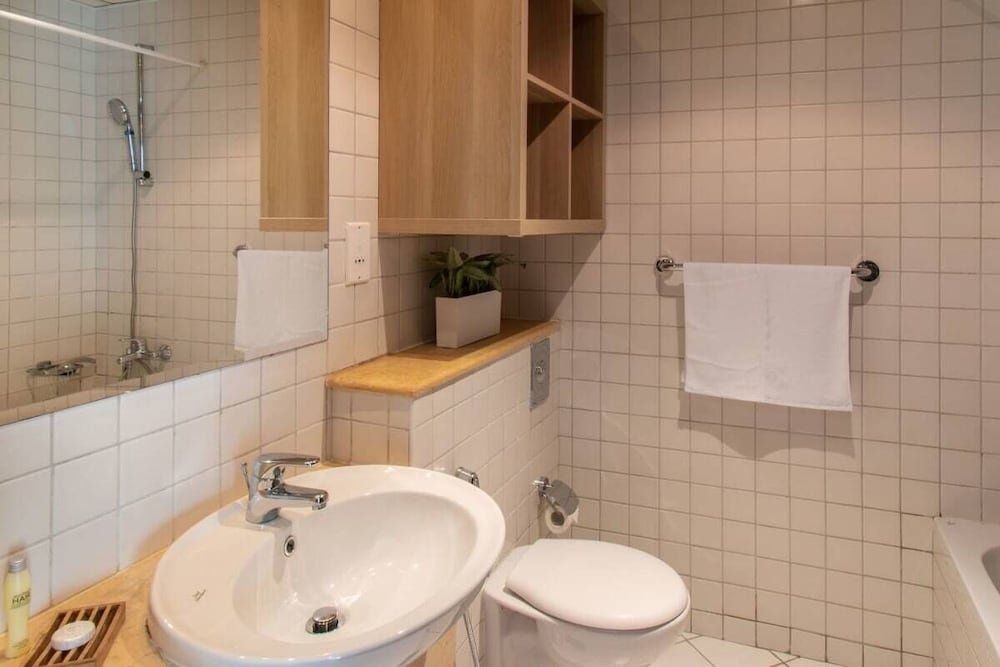 Дубай: Ideal Apt in Marina, Steps Away From the Beach!