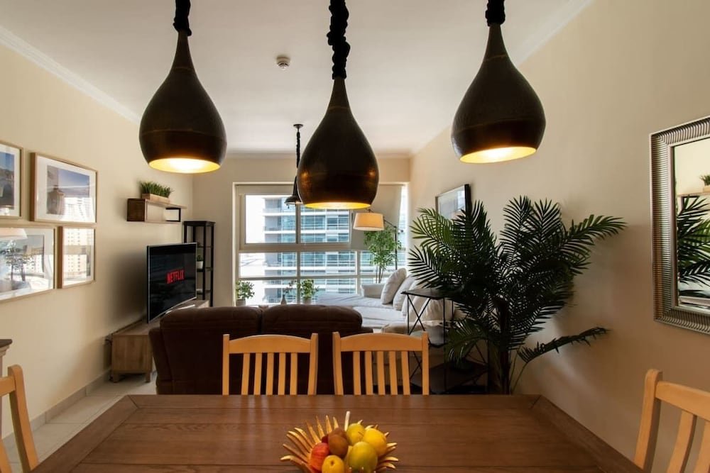 Дубай: Ideal Apt in Marina, Steps Away From the Beach!