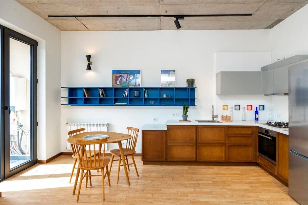 Modern 1BR apt w spacious balcony & a bathtub — фото 6