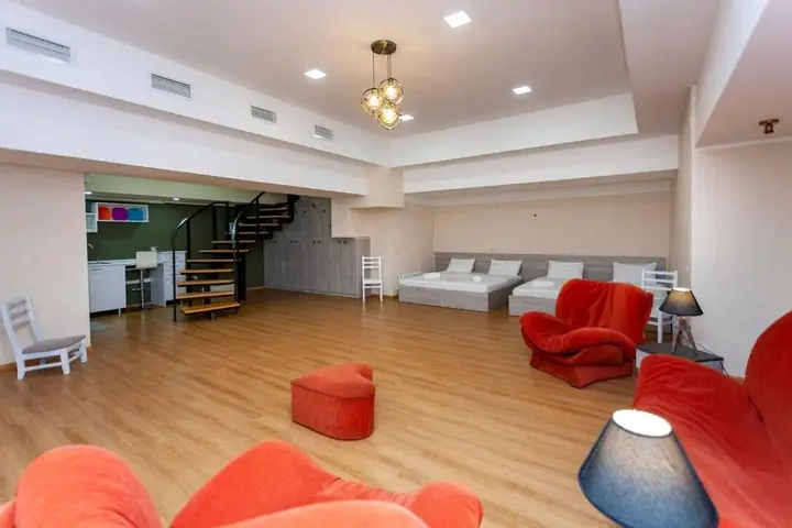 Prestigious And Cozy 2 Storeyed Apartment In Vake — фото 6