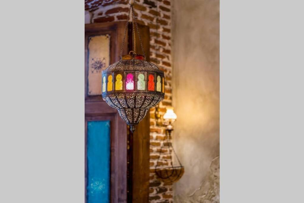 Тбилиси: Old Tbilisi 3Br Apt. 2Bathrooms, 2 Min. From Rustaveli Ave