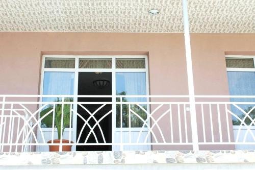 Кварели: Betti Hotel