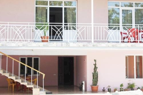 Кварели: Betti Hotel
