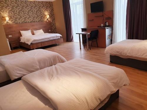 Зестафони: Black Sea hotel