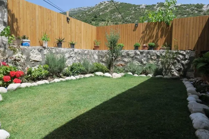 Исламлар: Marvelous Secluded Villa with Jacuzzi Private Pool and a Spacious Backyard in Kalkan