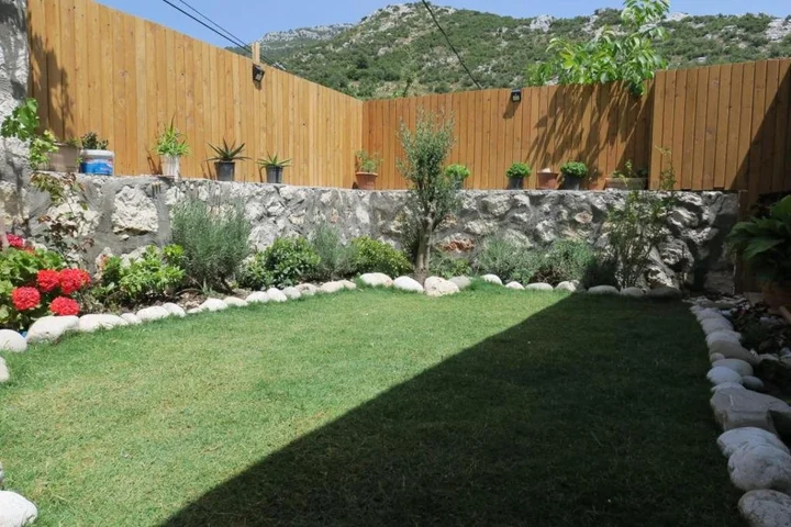 Исламлар: Marvelous Secluded Villa with Jacuzzi Private Pool and a Spacious Backyard in Kalkan