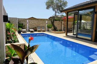 Исламлар: Marvelous Secluded Villa with Jacuzzi Private Pool and a Spacious Backyard in Kalkan
