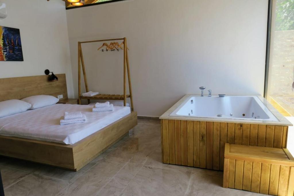 Marvelous Secluded Villa with Jacuzzi Private Pool and a Spacious Backyard in Kalkan — фото 4