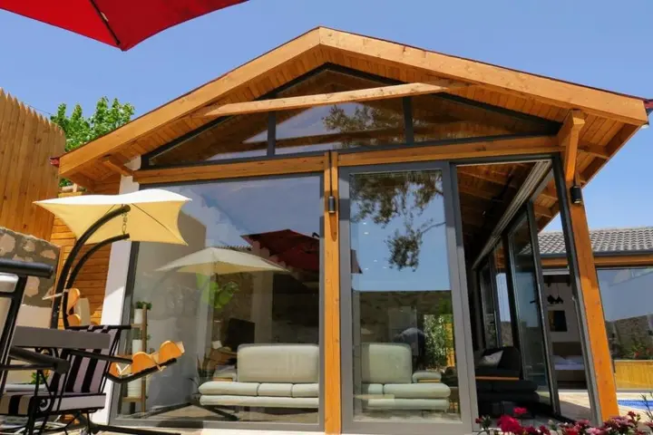 Исламлар: Marvelous Secluded Villa with Jacuzzi Private Pool and a Spacious Backyard in Kalkan