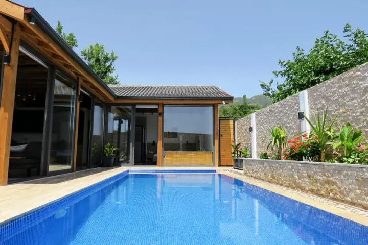 Исламлар: Marvelous Secluded Villa with Jacuzzi Private Pool and a Spacious Backyard in Kalkan