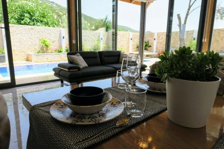 Исламлар: Marvelous Secluded Villa with Jacuzzi Private Pool and a Spacious Backyard in Kalkan