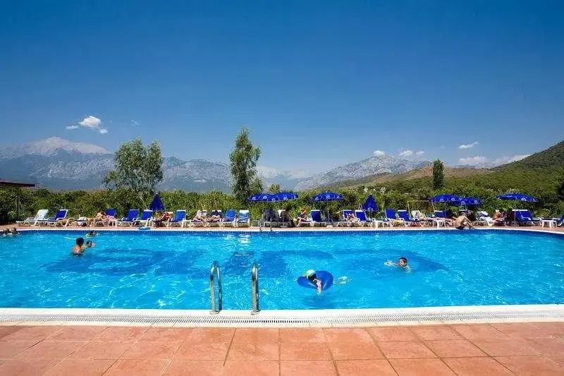 Кемер: Aura Resort