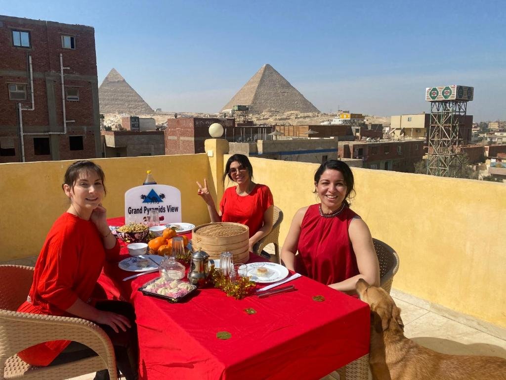 Гиза: Grand pyramids view hotel