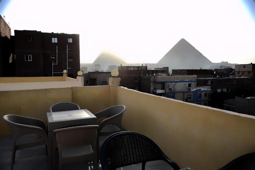 Гиза: Grand pyramids view hotel