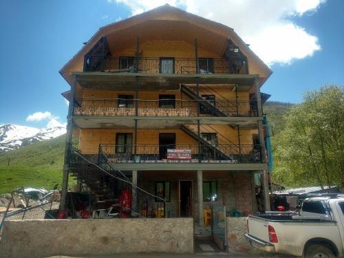 Ушгули: Guesthouse Ushguli Maspindzeli