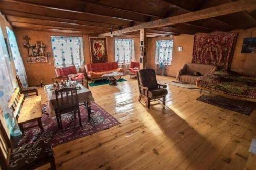 Местиа: Guest House Plus