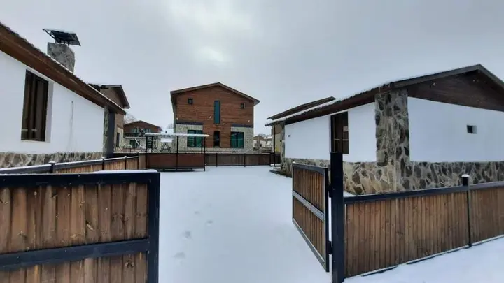 Бакуриани: 2 Small House