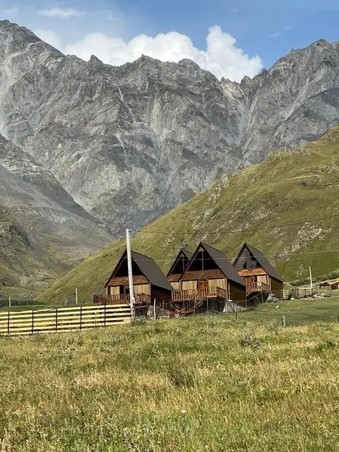 Kazbegi 4 side cottages — фото 5