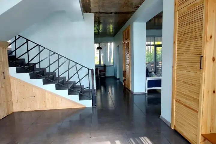 Beachfront 4-bedroom home in Kaprovani pine forest — фото 1