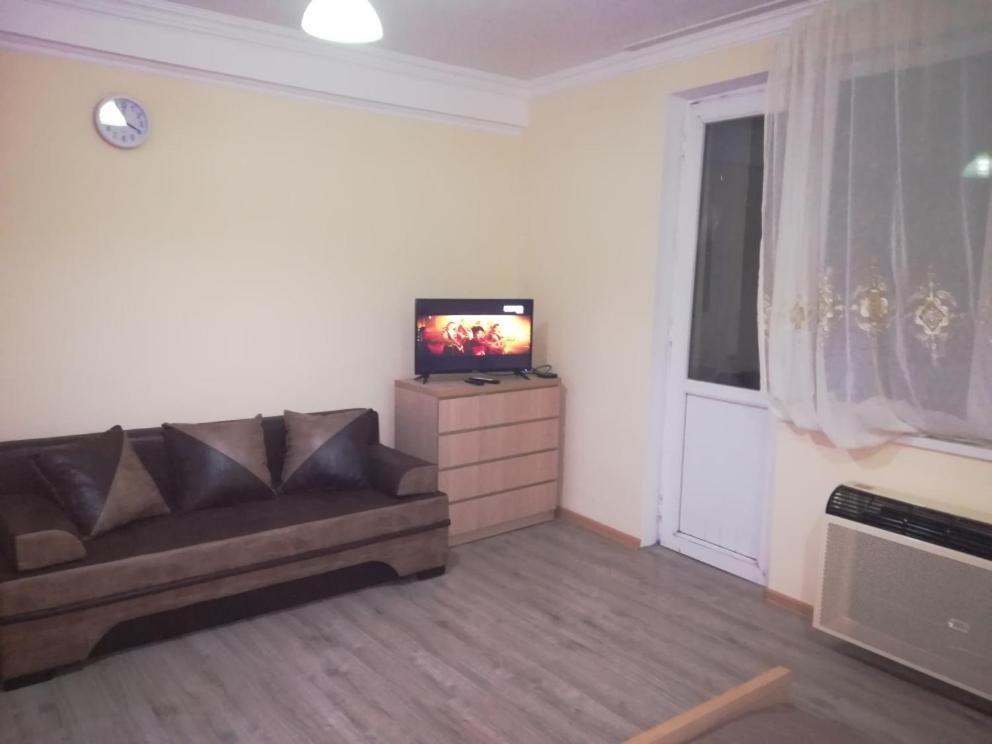 Поти: Apartment near the sea
