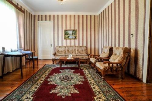 Зугдиди: Georgian House