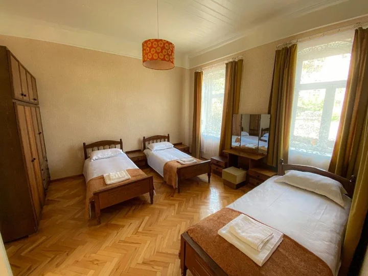 Телави: ezo guest house