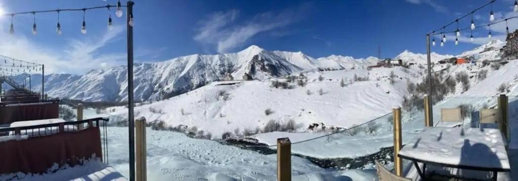 Гудаури: Elegant 2-Br Vacation Home in Marshall Gudauri