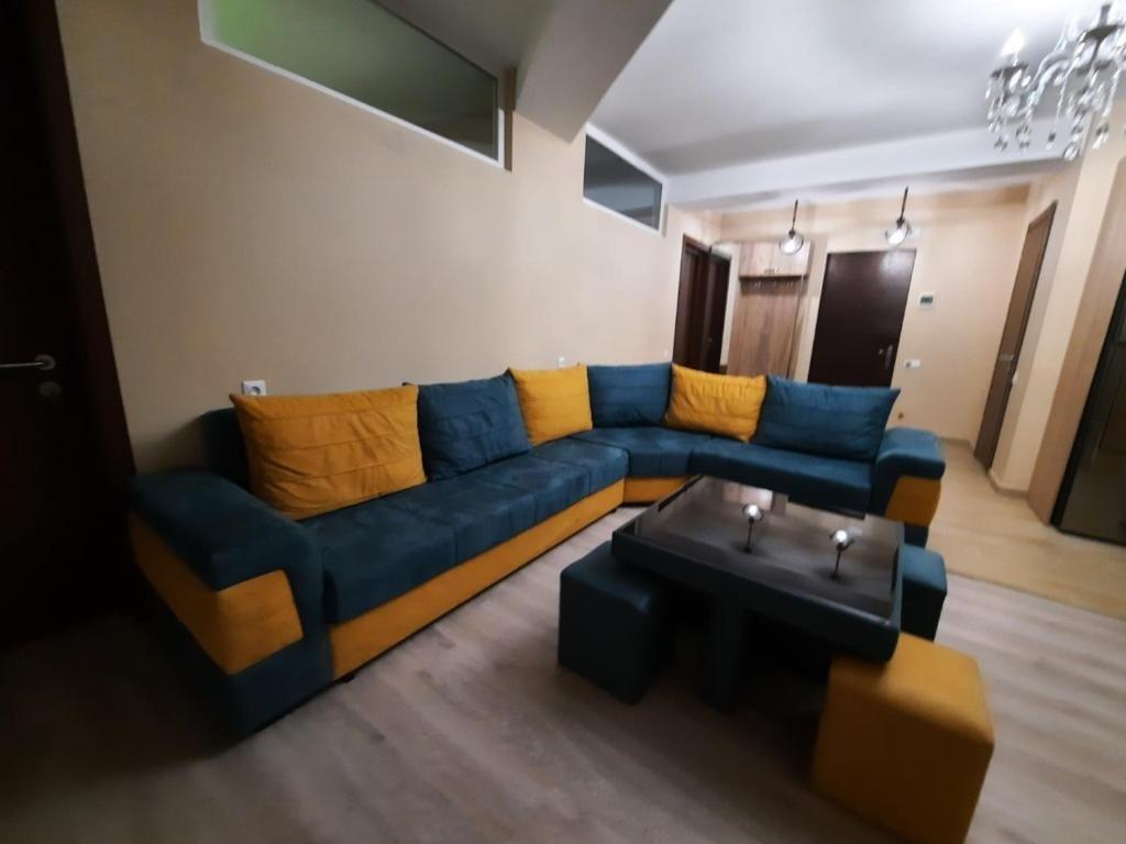 Бакурианский Андезит: haystack apartment 167