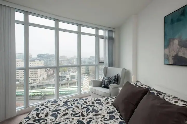 Comfortable and elegant modern apartment — фото 1