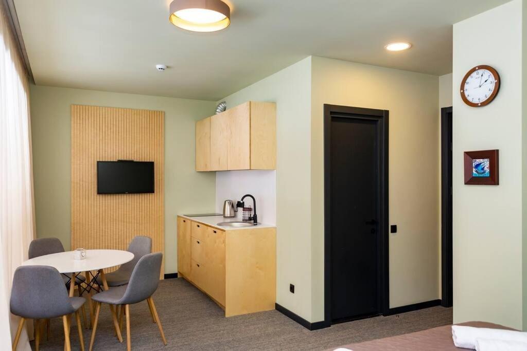 Бакуриани: Cozy Studio Aptartment Next to Rooms Hotel In The Hills of Bakuriani