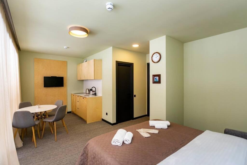 Бакуриани: Cozy Studio Aptartment Next to Rooms Hotel In The Hills of Bakuriani