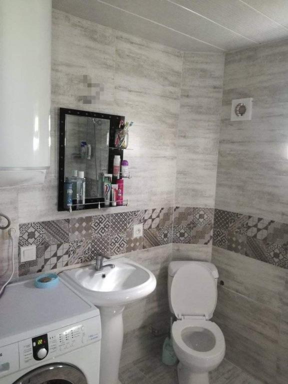 Местиа: Lia's Guest house Tsvirmi