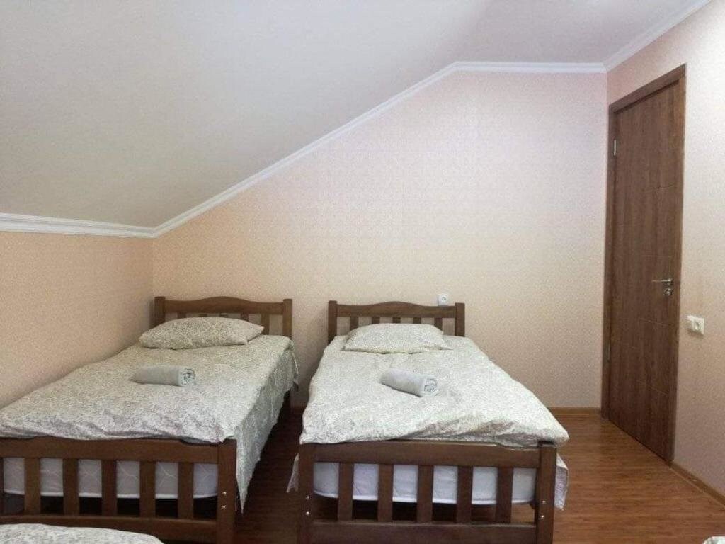 Местиа: Lia's Guest house Tsvirmi