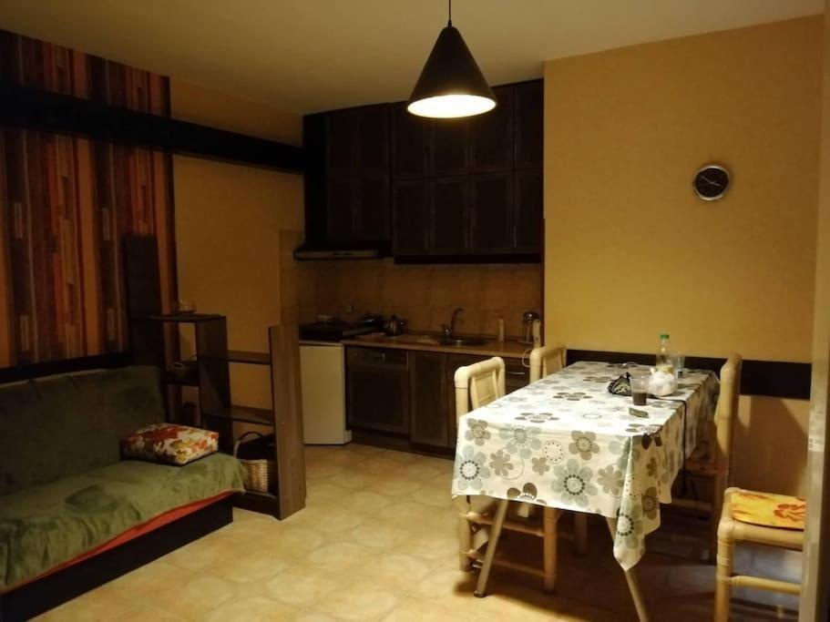 Гудаури: Amazing flat in Gudauri, 5 minutes walk to slopes!