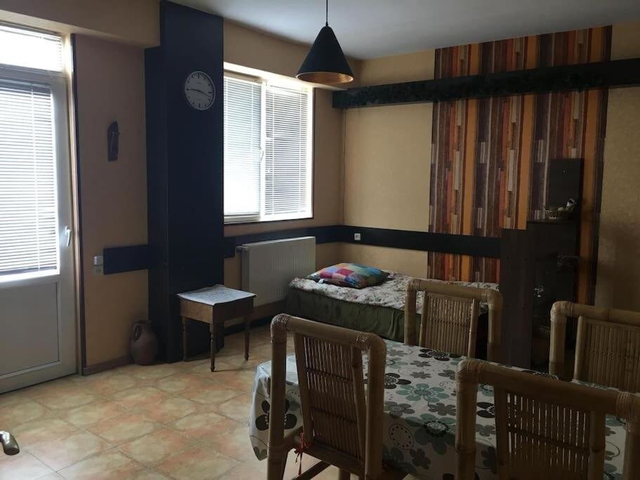 Гудаури: Amazing flat in Gudauri, 5 minutes walk to slopes!