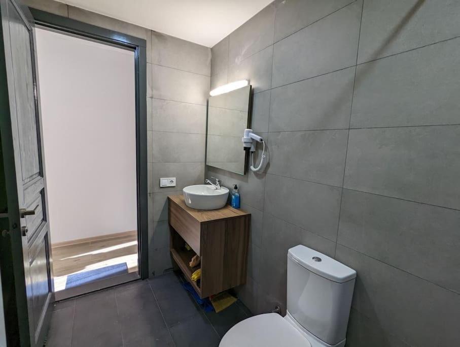 Бакуриани: Modern 1BR Condo Near Didveli - 7 Min Walk
