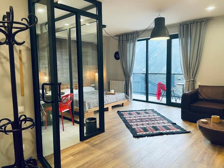Степанцминда: Kazbegi Stylish Apartment